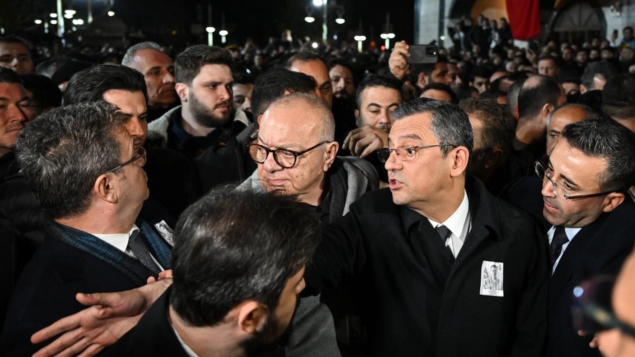 Şehit Cenazesinde CHP Genel Başkanı Özel'e Tepki