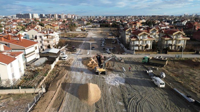 Konya'nın Yeni Caddesinde Altyapı Çalışmaları Sürüyor