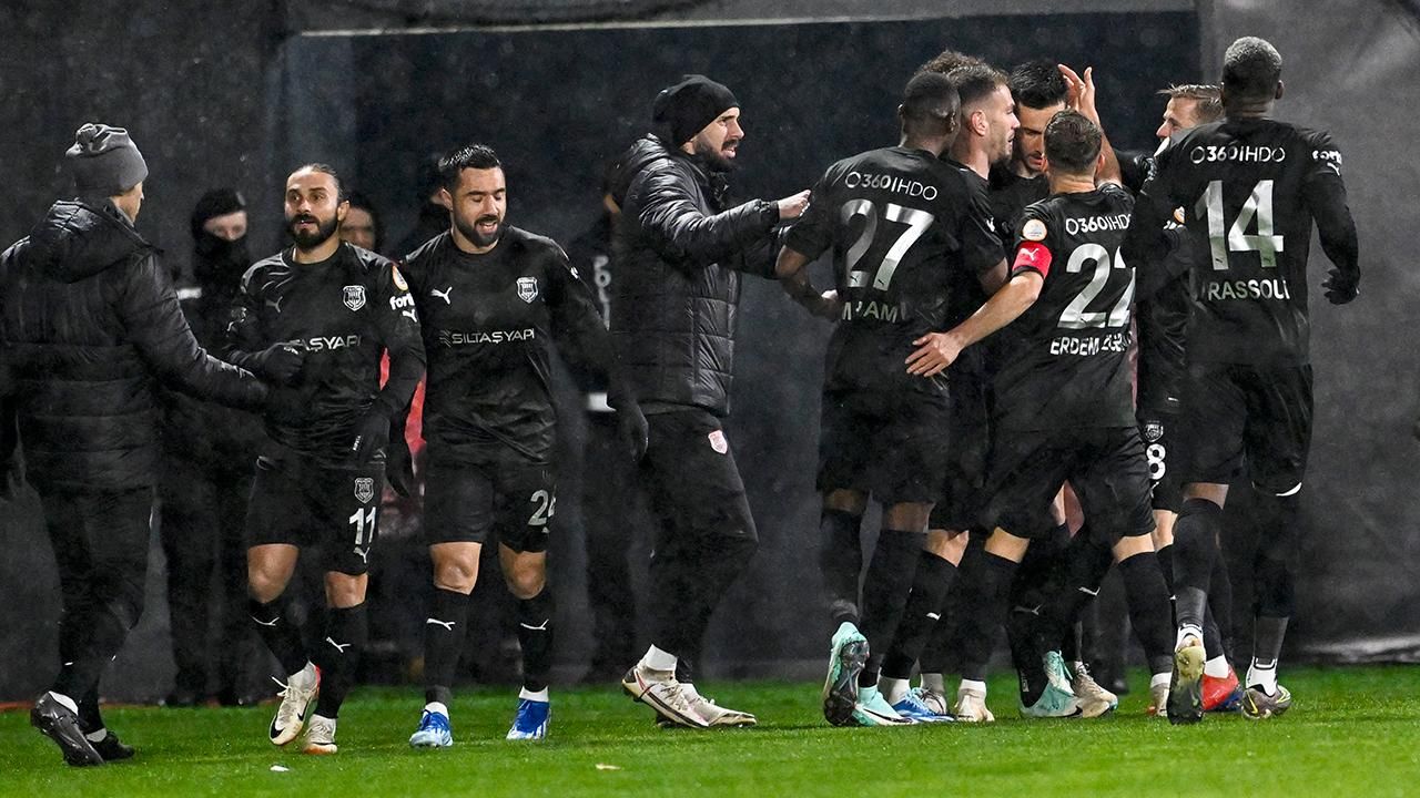 Pendikspor Beşiktaş'ı Dağıttı 4-0