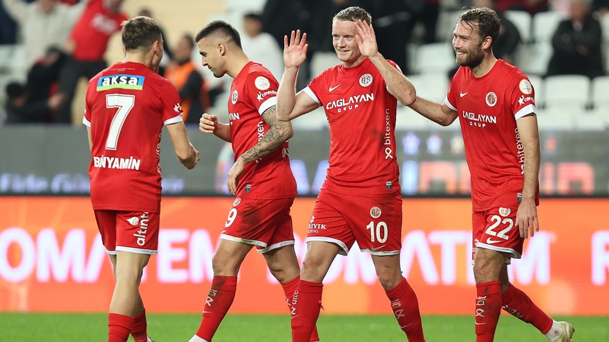 Antalyaspor Kazandı Konyaspor'a Yaradı