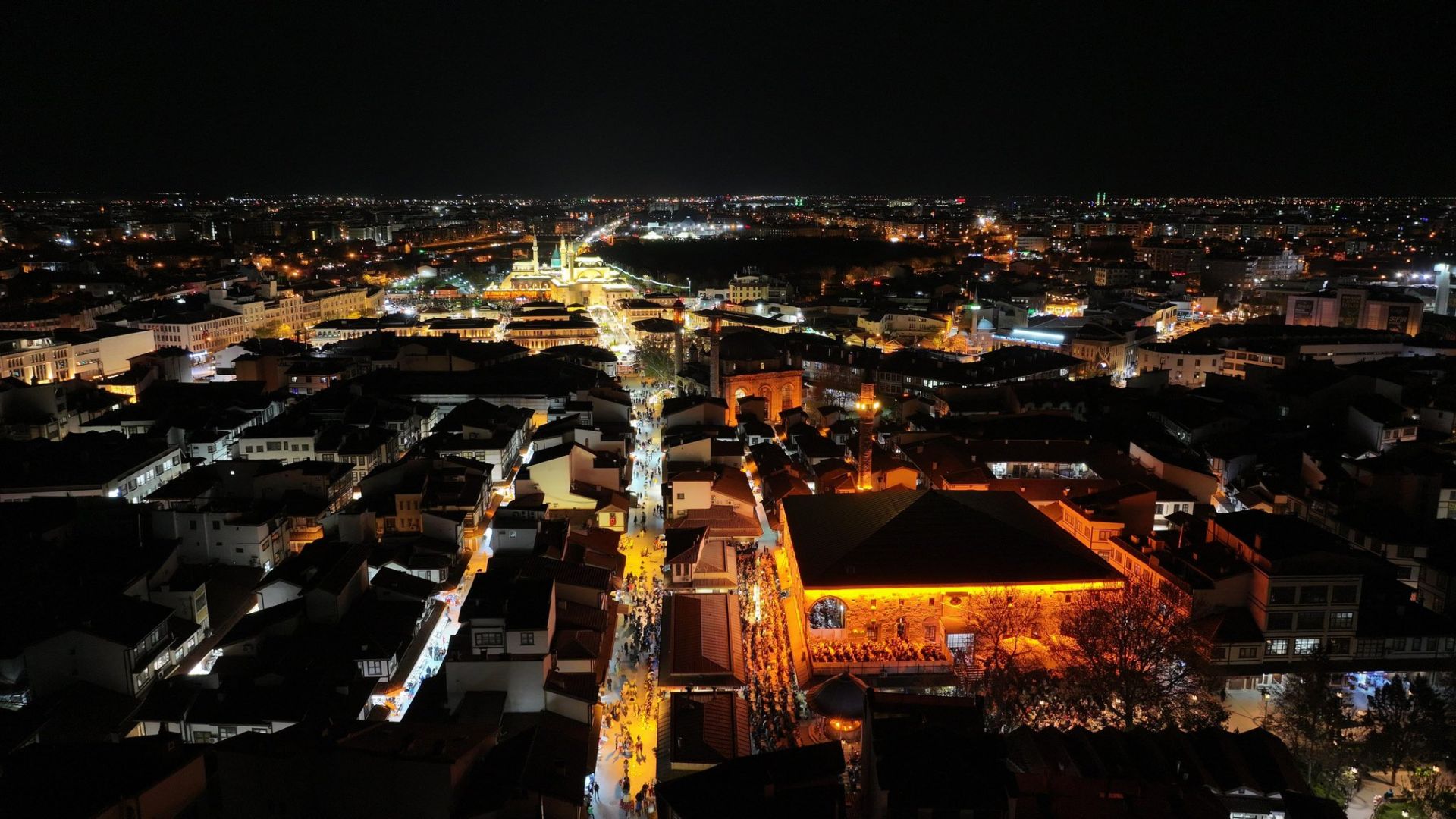 Konya'da Kadir Gecesi Coşkusu