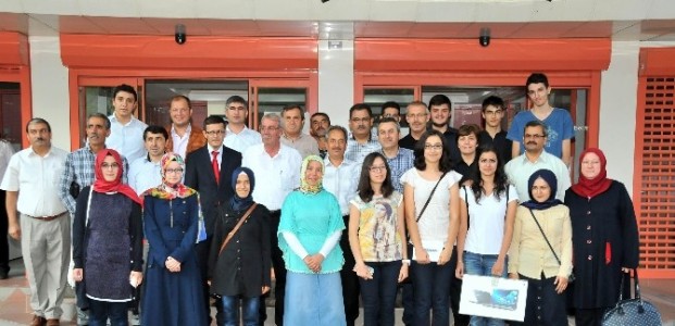 Akşehir Belediyesi Başarılı Öğrencileri Ödüllendirdi