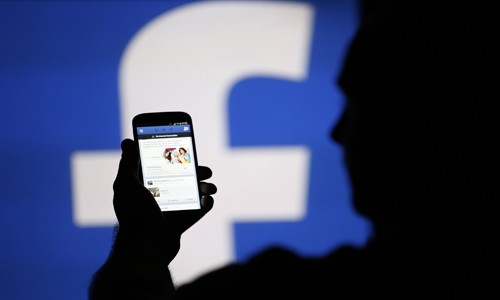 Facebook'tan 'devlet seni izliyor' uyarısı