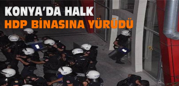Konya'da Vatandaşlar HDP İl Başkanlığına Yürüdü