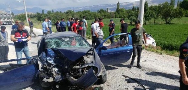 Konya'daki Kazada Aynı Aileden:1 Ölü 3 Yaralı