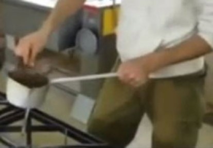 Merhametsiz İsrail Askerinin Vahşet Videosu
