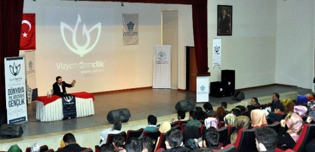 NÜ’de “yeni Türkiye Ve Gençlik” Konulu  Konferans