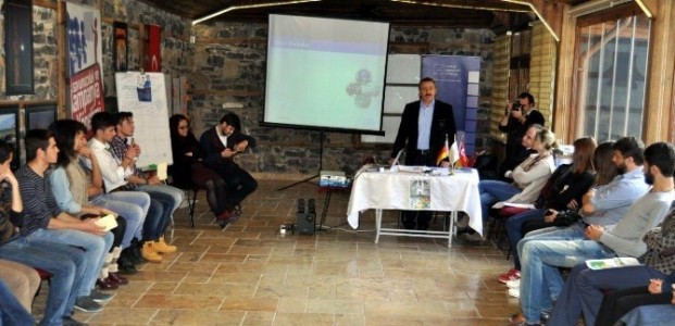 Seydişehir’de Gençlere “Kampanya Yönetimi” Eğitimi