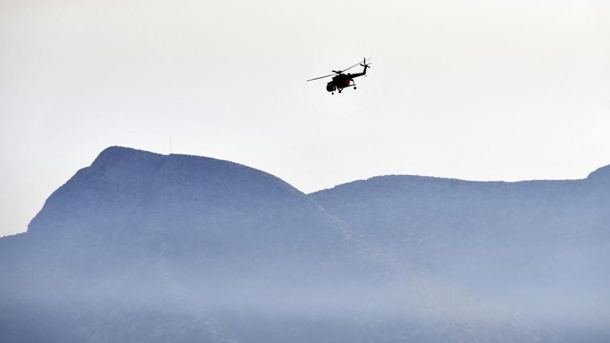 İzmir'de Askeri Helikopter Zorunlu İniş Yaptı