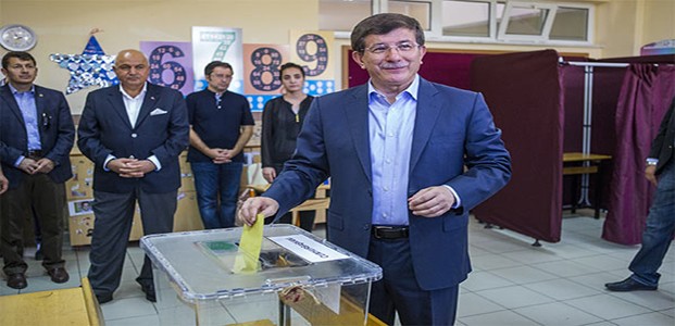 Bakan Davutoğlu Oyunu Konya'da Kullandı